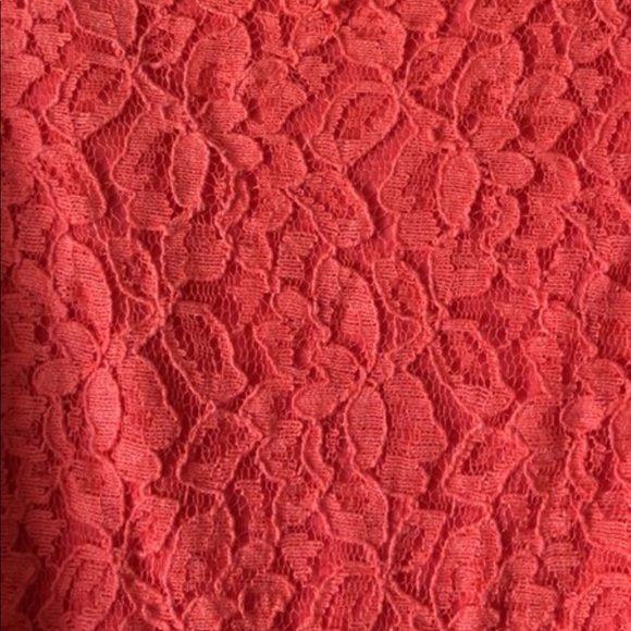 Adorable lace dress - Picture 5 of 5